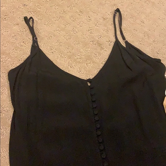 V-Neck going out tank top - Picture 2 of 3